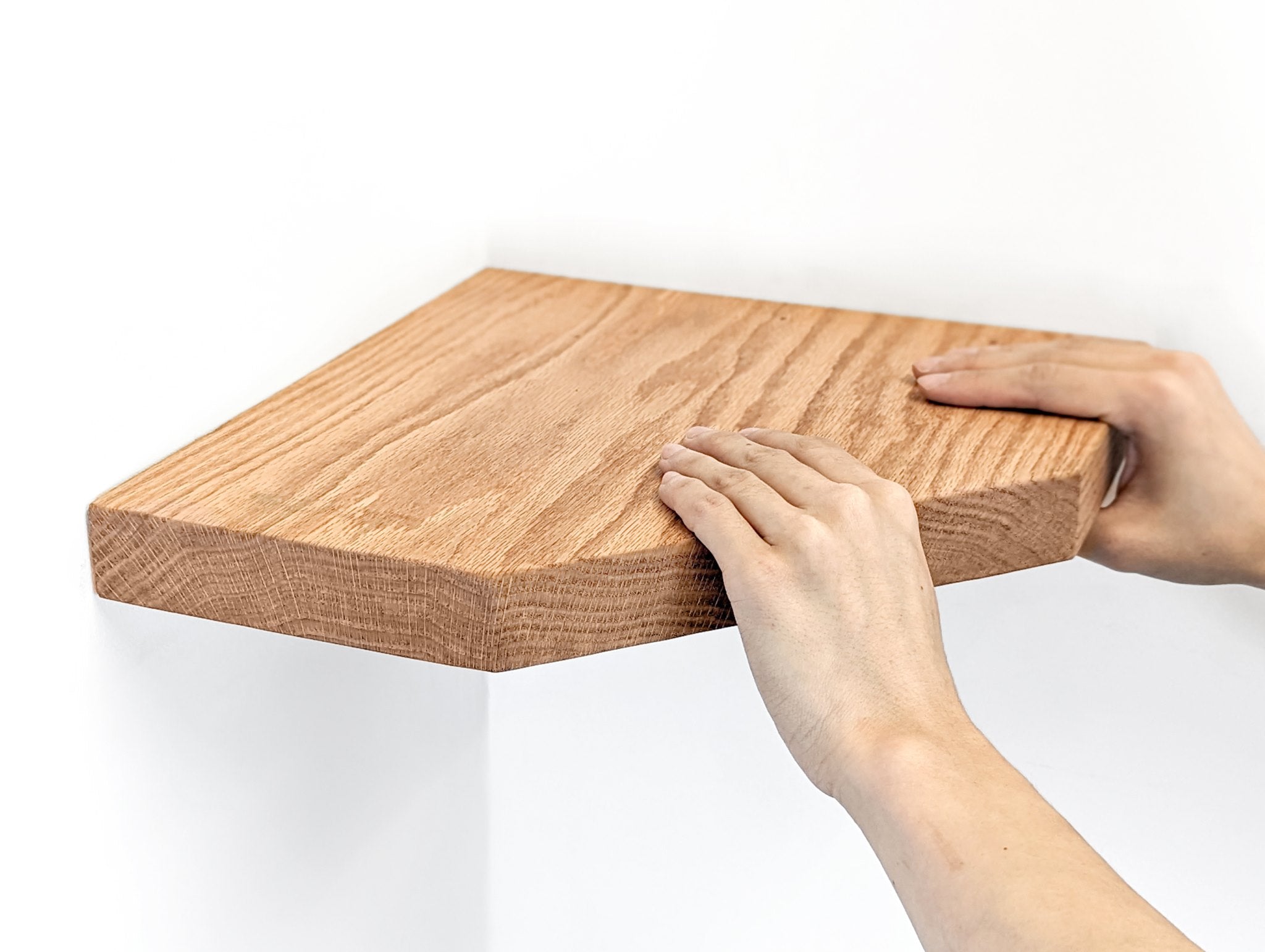Floating Corner Shelf with Straight Edge in Oak